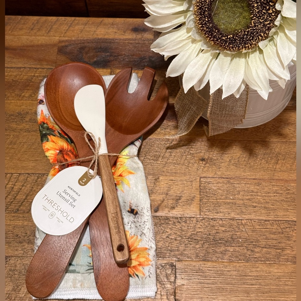 Sunflower 🌻 Kitchen Towel Set. Wood Serving Spoons, Silicone Spatula. NWT